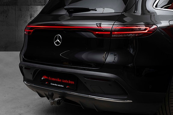 Mercedes-Benz EQC400 7 of 30