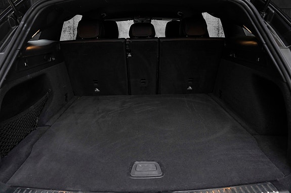 Mercedes-Benz EQC400 10 of 30