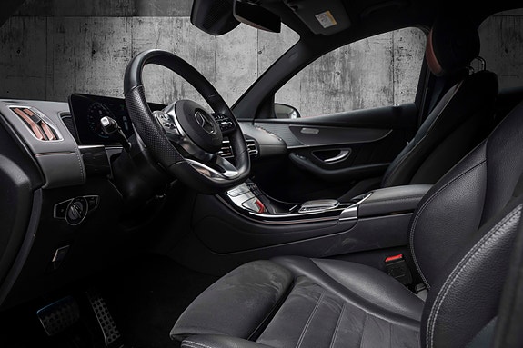 Mercedes-Benz EQC400 14 of 30