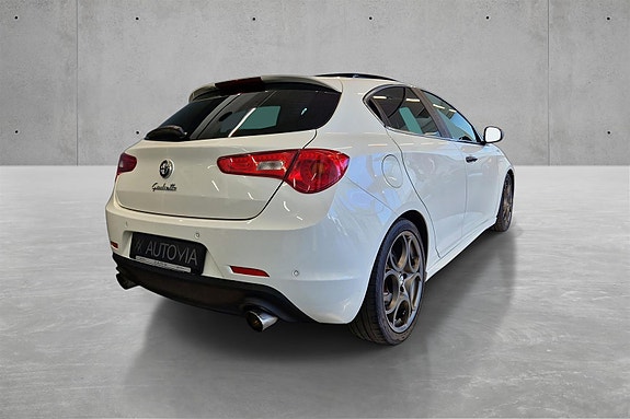Alfa Romeo Giulietta 3 of 17