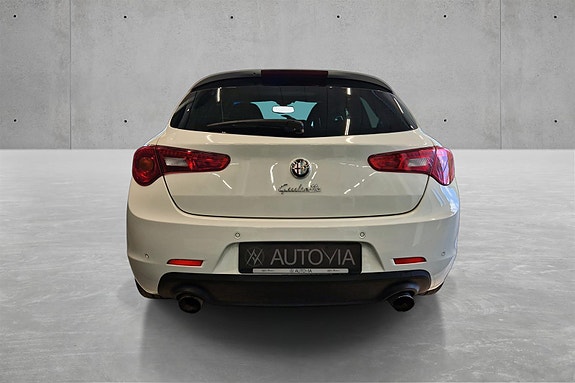 Alfa Romeo Giulietta 4 of 17