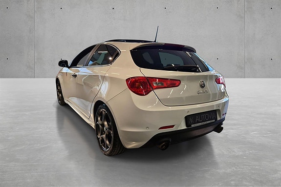 Alfa Romeo Giulietta 5 of 17