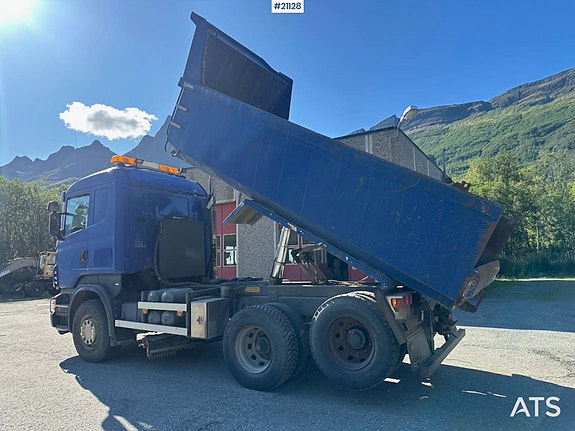 Scania R500 6x2 brøyterigget tippbil m/ brøyteplate og underliggende skjær. SE VIDEO 11 of 30