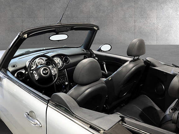MINI Cooper 15 of 15