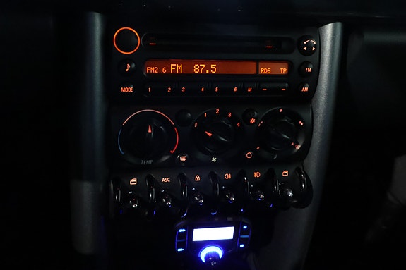 MINI Cooper 10 of 15