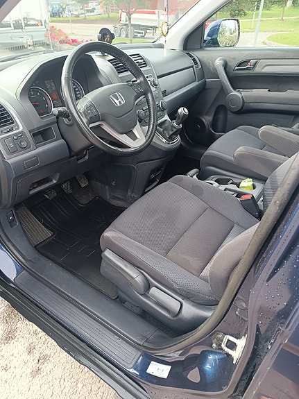 Honda CR-V 7 of 16