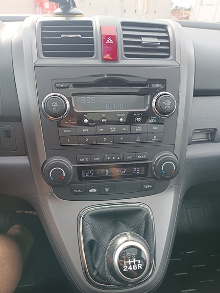 Honda CR-V 8 of 16