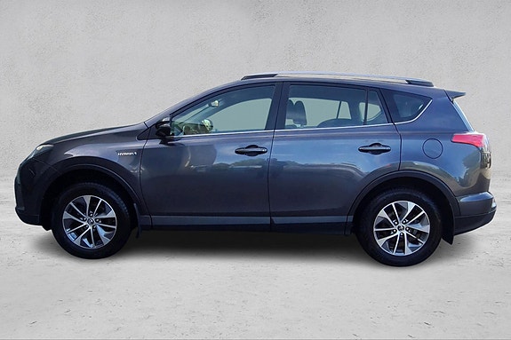 Toyota RAV4 2 of 5