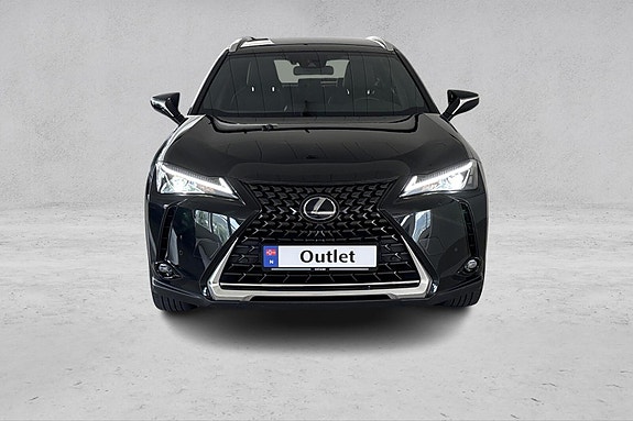Lexus UX300e 9 of 28