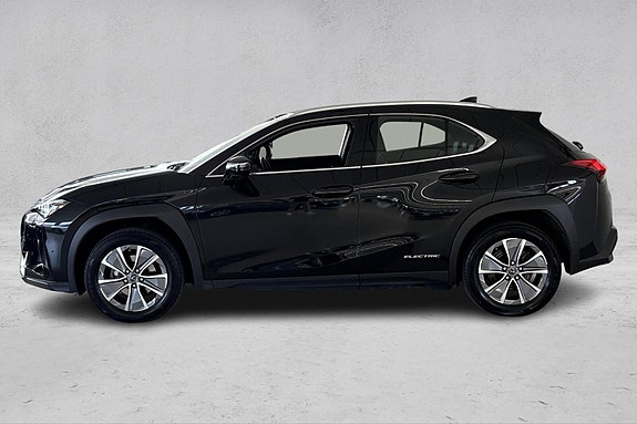 Lexus UX300e 3 of 28