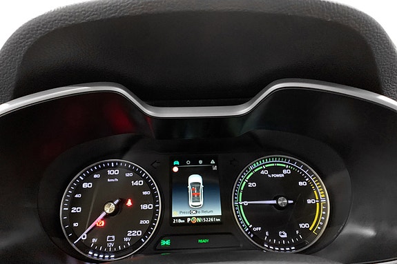 MG ZS EV 9 of 16
