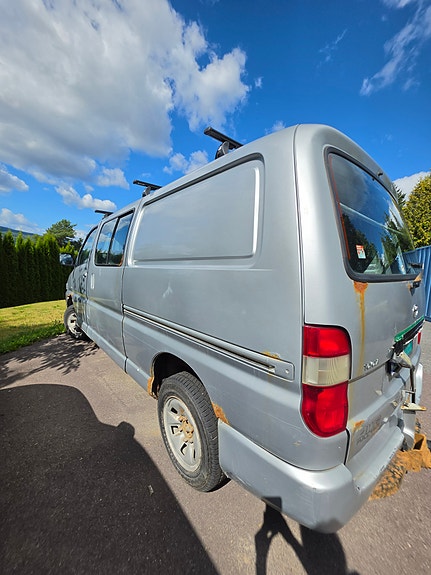 Toyota HiAce 7 of 21