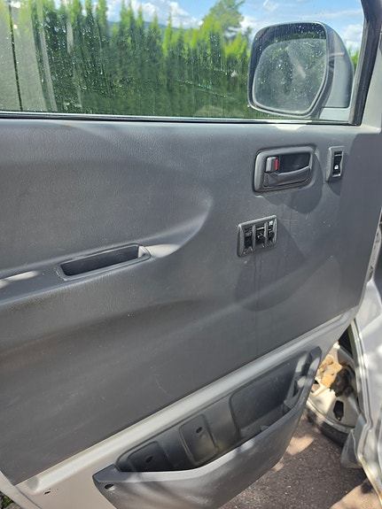 Toyota HiAce 11 of 21