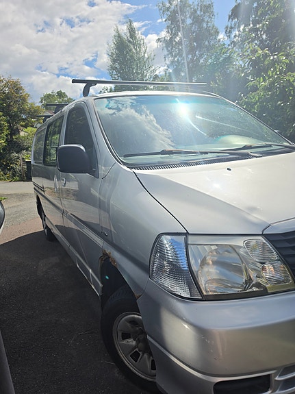 Toyota HiAce 3 of 21
