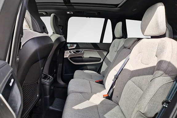 Volvo XC90 17 of 18