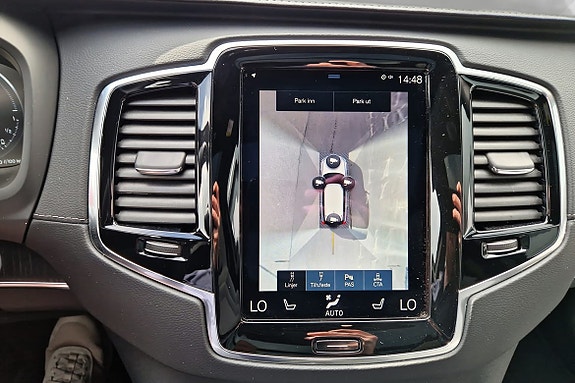 Volvo XC90 15 of 18