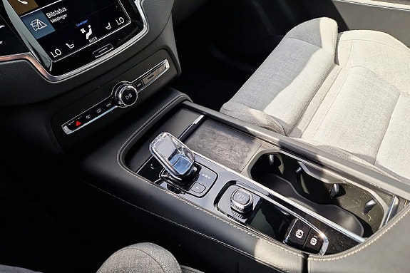 Volvo XC90 16 of 18