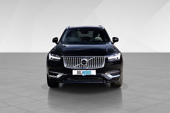 Volvo XC90 2 of 18