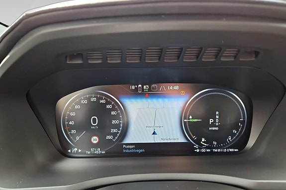 Volvo XC90 13 of 18