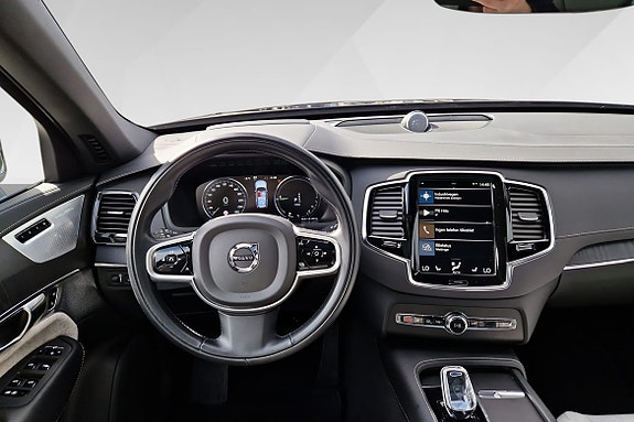 Volvo XC90 12 of 18