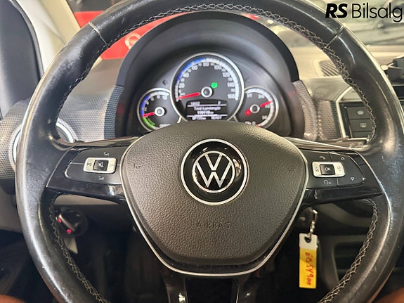 Volkswagen UP! 30 of 30