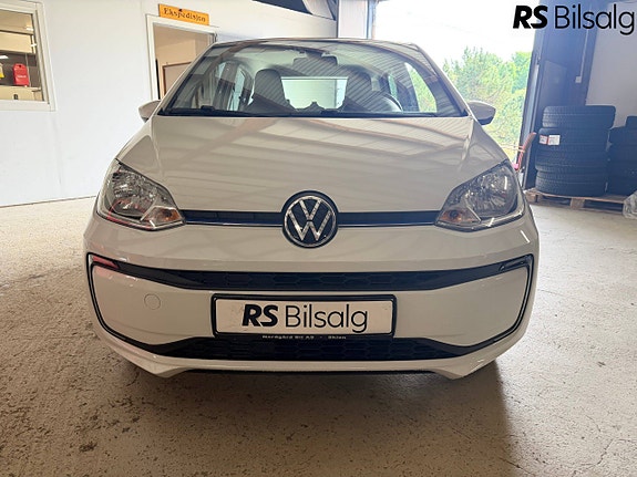 Volkswagen UP! 3 of 30