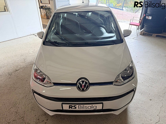 Volkswagen UP! 4 of 30