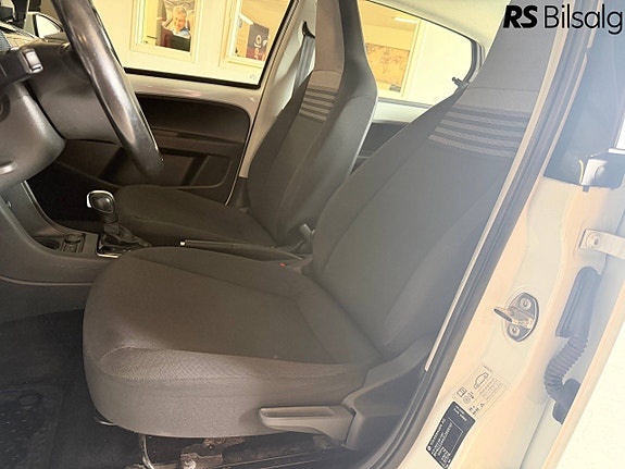 Volkswagen UP! 22 of 30