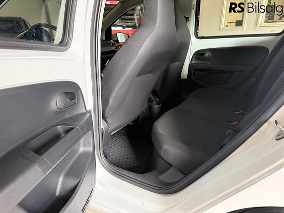 Volkswagen UP! 14 of 30