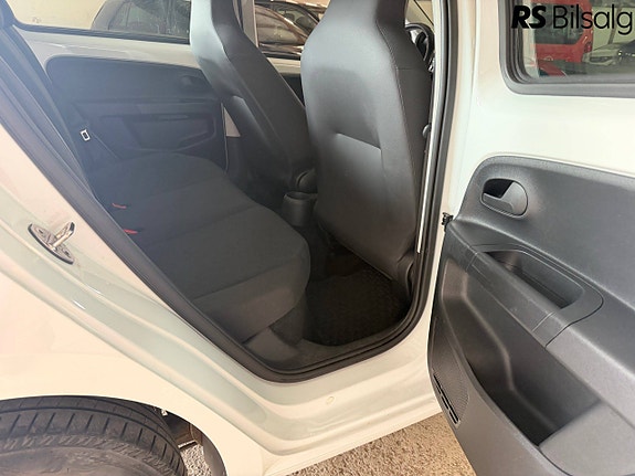 Volkswagen UP! 16 of 30