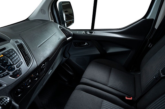 Ford Transit Custom 18 of 28