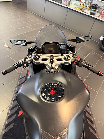 Ducati Panigale V2 6 of 7