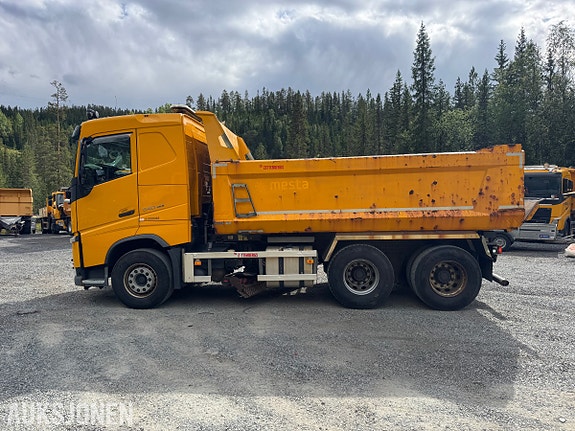 Volvo VOLVO FH 540 6x4 tippbil | Brøyterigget | Underliggende skjær | Zetterbergs dumperkasse 8 of 30