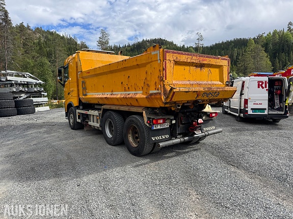 Volvo VOLVO FH 540 6x4 tippbil | Brøyterigget | Underliggende skjær | Zetterbergs dumperkasse 7 of 30