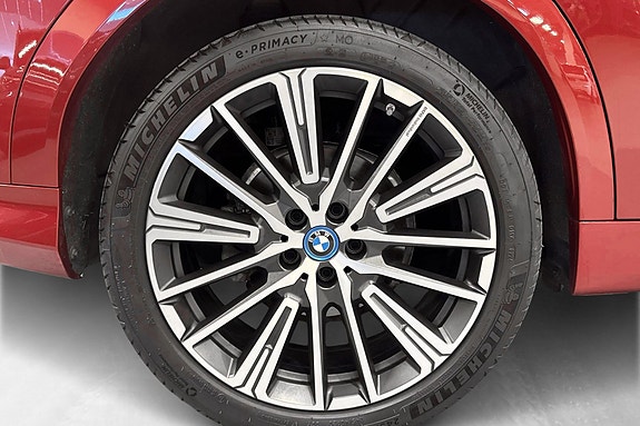 BMW iX2 10 of 30