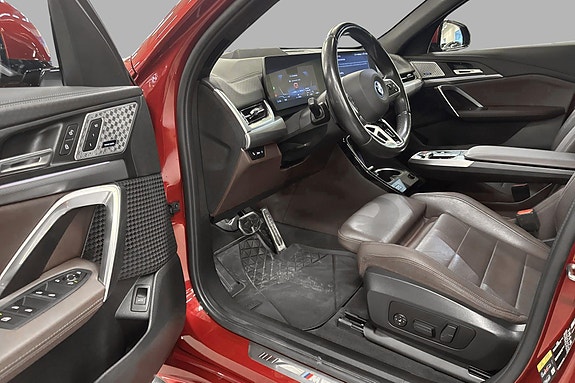 BMW iX2 14 of 30