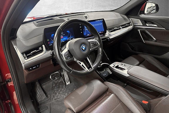 BMW iX2 16 of 30