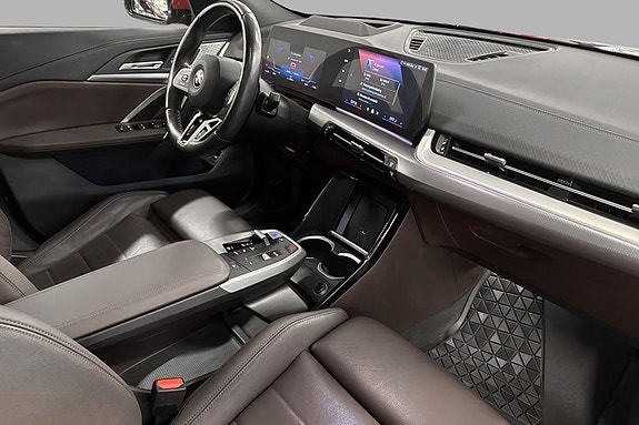 BMW iX2 13 of 30