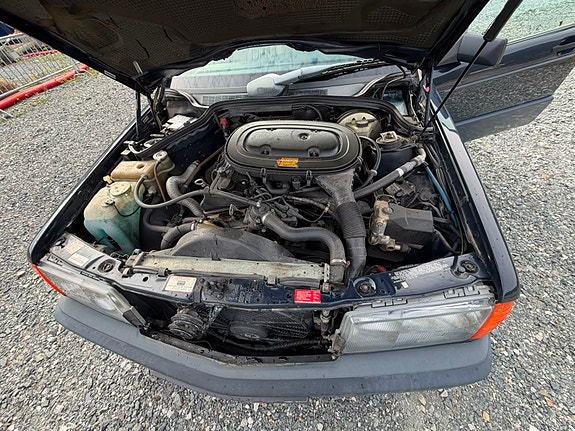 Mercedes-Benz 190 E 16 of 20