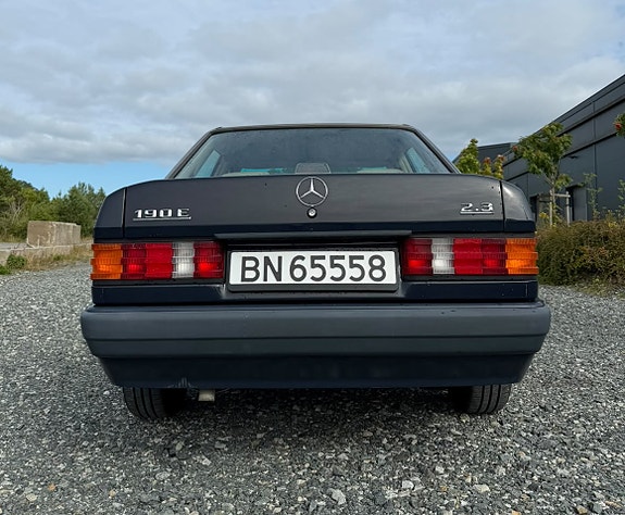 Mercedes-Benz 190 E 8 of 20