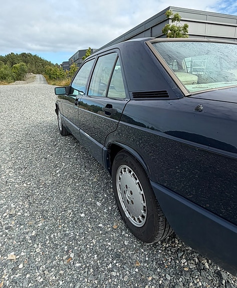 Mercedes-Benz 190 E 11 of 20