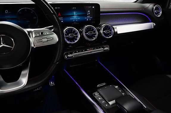 Mercedes-Benz EQB300 24 of 30