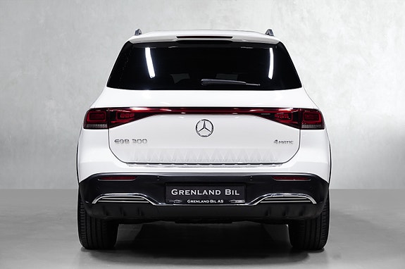 Mercedes-Benz EQB300 11 of 30