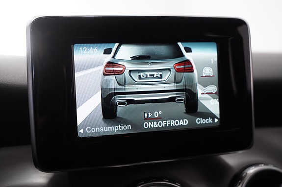 Mercedes-Benz GLA200 17 of 23