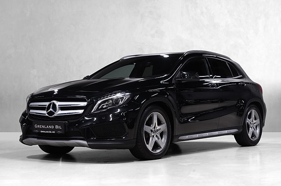 Mercedes-Benz GLA200 3 of 23