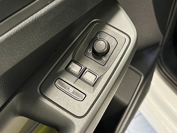 Volkswagen Caddy Maxi 9 of 18