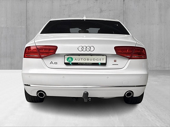 Audi A8 7 of 27