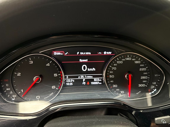 Audi A8 10 of 27