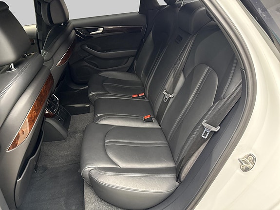Audi A8 14 of 27