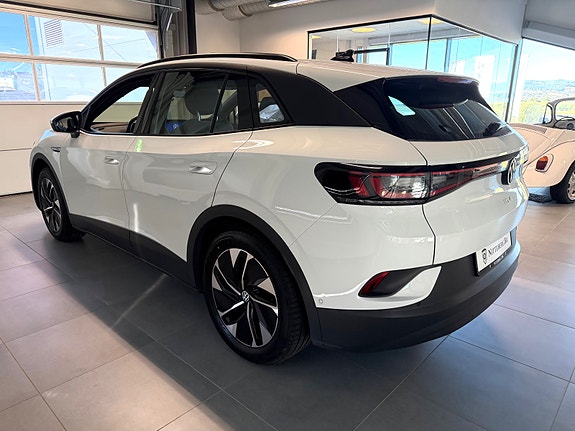 Volkswagen ID.4 4 of 16